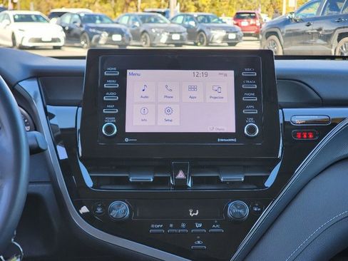 Used 2023 Toyota Camry SE image 27