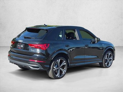 Used 2023 Audi Q3 2.0T Premium Plus w/ Premium Plus Package AWD/4WD image 5