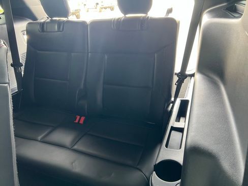 Used 2025 Ford Explorer ST-Line w/ ST-Line Street Pack image 19