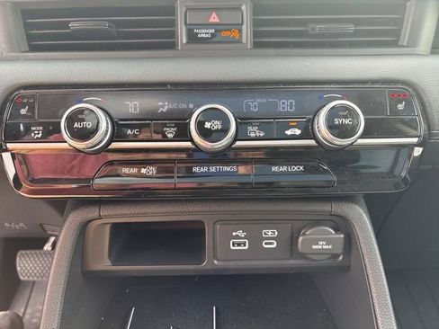 Used 2025 Honda Pilot Touring image 20