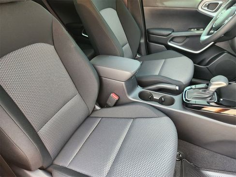 New 2025 Kia Soul S image 10