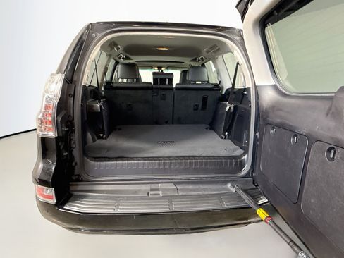 Used 2015 Lexus GX 460 Luxury AWD/4WD image 25