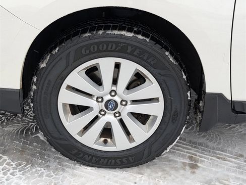 Used 2019 Subaru Outback 2.5i Premium w/ Popular Package #2 image 9