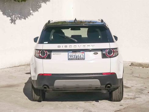 Used 2017 Land Rover Discovery Sport SE image 8