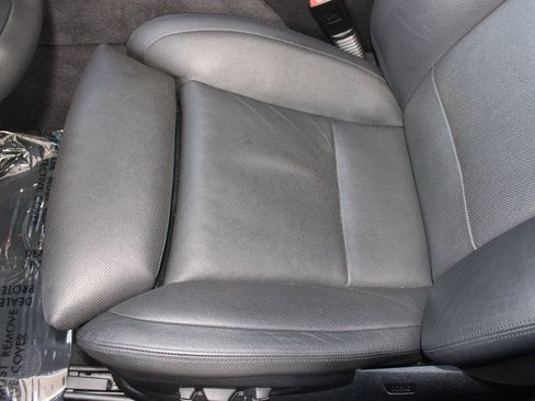 Used 2012 BMW 550i xDrive Sedan image 13