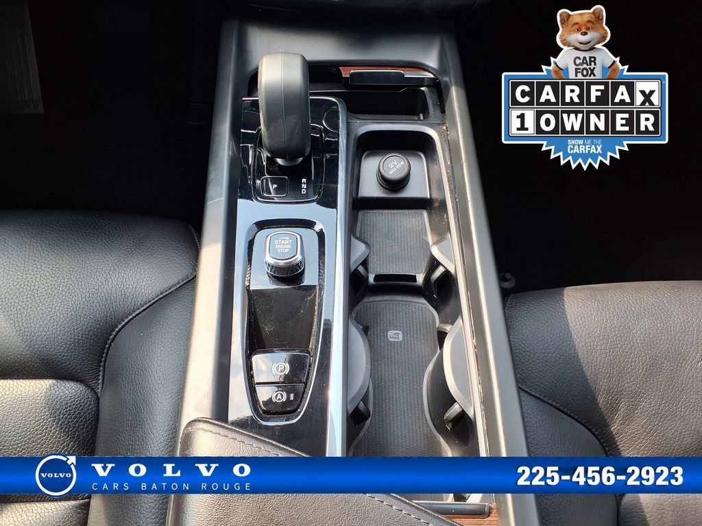 Certified 2023 Volvo XC60 B5 Plus w/ Climate Package AWD/4WD image 33