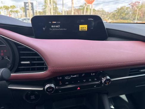 Used 2025 MAZDA MAZDA3 2.5 S Hatchback w/ Premium Pkg image 27