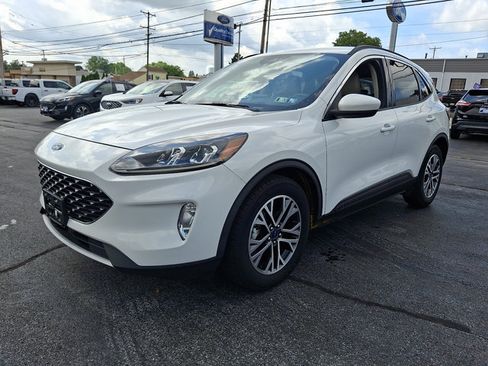 Certified 2020 Ford Escape SEL FWD image 3
