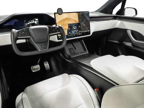 Used 2023 Tesla Model X Plaid image 41