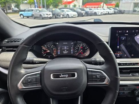Used 2023 Jeep Compass Latitude AWD/4WD image 12