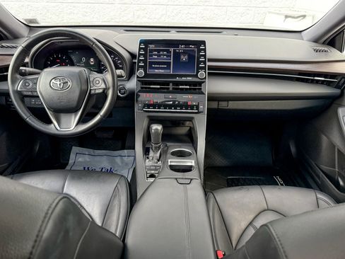 Used 2019 Toyota Avalon XLE image 28
