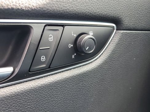 Used 2018 Volkswagen Passat 2.0T R-Line image 15