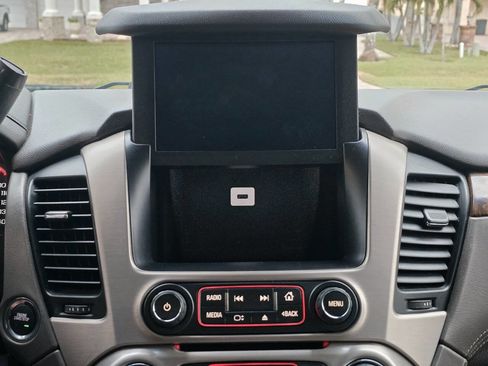 Used 2015 GMC Yukon Denali w/ Premium Package image 17