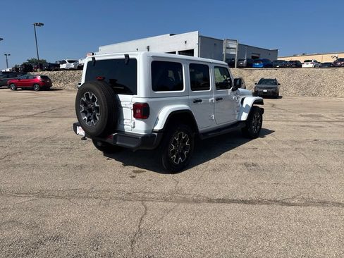 Used 2024 Jeep Wrangler Unlimited Sahara w/ Technology Group AWD/4WD image 5