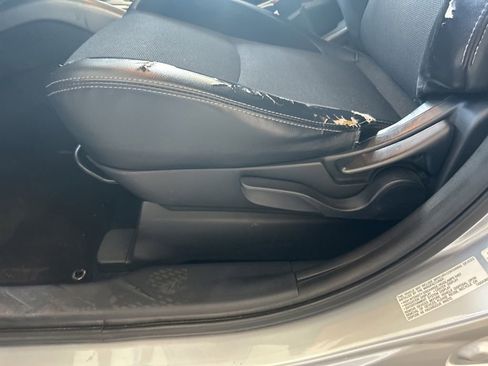 Used 2011 Mitsubishi Outlander SE image 34