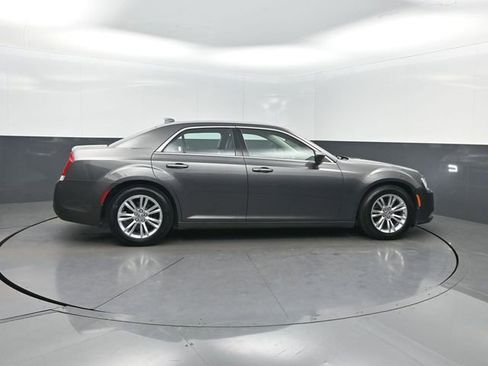 Used 2019 Chrysler 300 Touring L w/ Quick Order Package 22F image 35