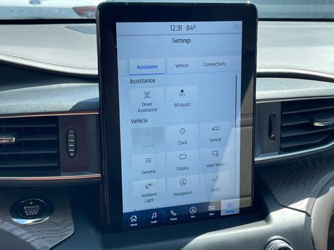 Used 2020 Ford Explorer Platinum w/ Premium Technology Package image 24