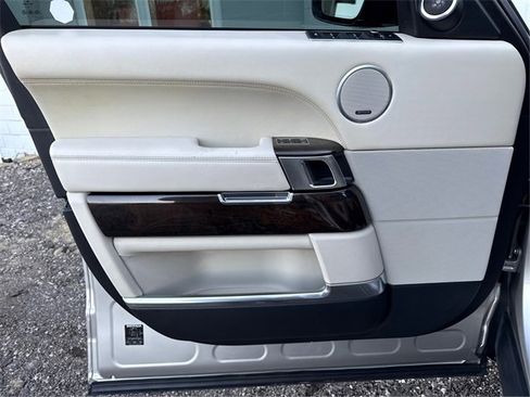 Used 2015 Land Rover Range Rover Autobiography image 21