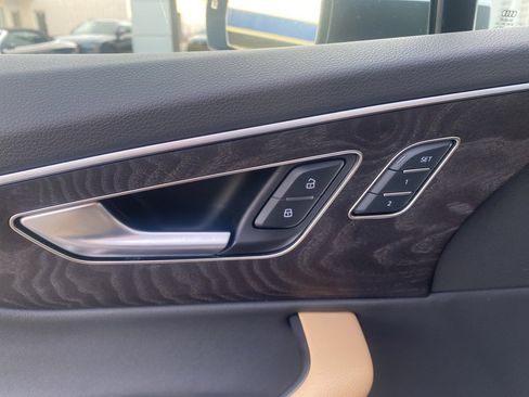 Used 2025 Audi Q7 3.0T Premium w/ Convenience Package image 9