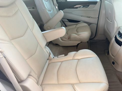 Used 2017 Cadillac Escalade Premium Luxury AWD/4WD image 16