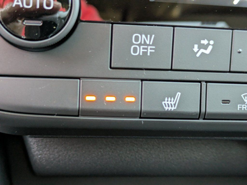 Used 2026 Subaru Outback Premium AWD/4WD image 27