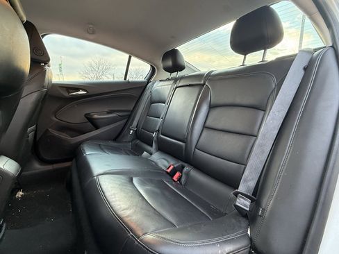 Used 2017 Chevrolet Cruze Premier image 24