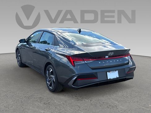 New 2026 Hyundai Elantra Limited FWD image 23