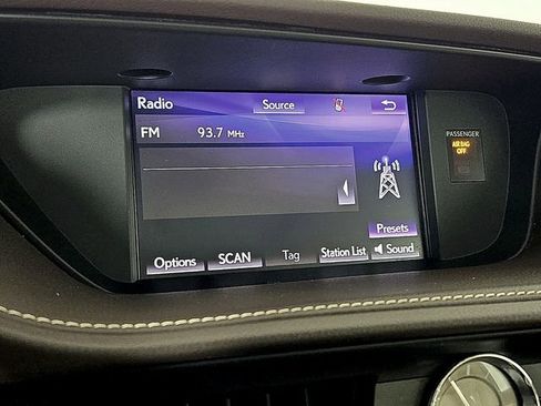 Used 2018 Lexus ES 350 w/ Luxury Package w/Wood Trim image 20