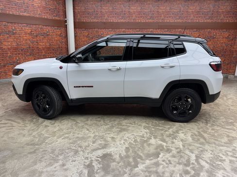 Used 2024 Jeep Compass Trailhawk AWD/4WD image 2
