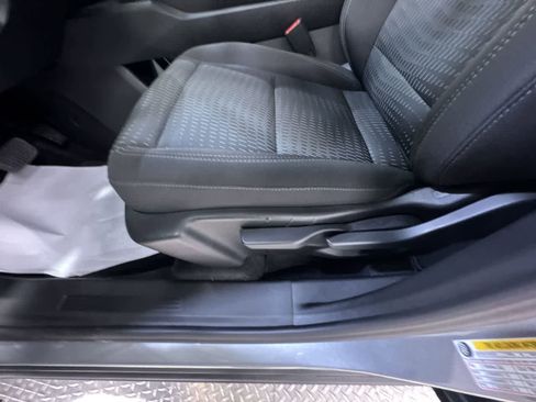 Used 2025 Chevrolet Equinox LT w/ Safety and Technology Package image 13