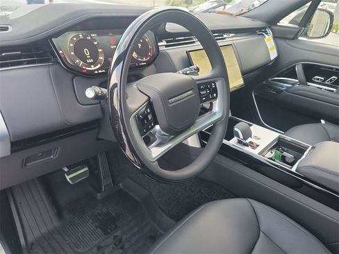 New 2025 Land Rover Range Rover SE image 25