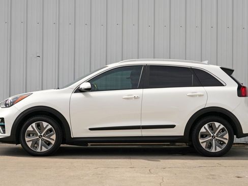Used 2020 Kia Niro EX Premium w/ Cold Weather Package image 8