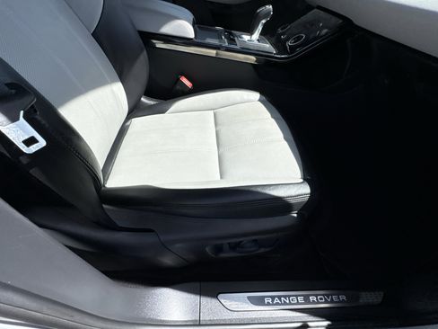 Used 2020 Land Rover Range Rover Evoque First Edition image 29