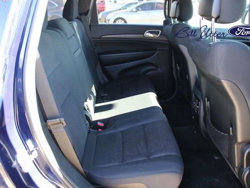 Used 2017 Jeep Grand Cherokee Laredo w/ Quick Order Package 23E image 12