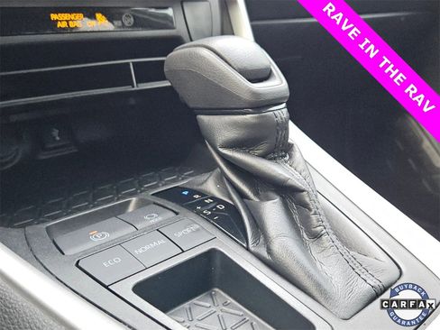 Used 2021 Toyota RAV4 LE image 14