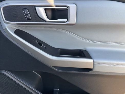 Used 2022 Ford Explorer XLT w/ Equipment Group 202A image 45