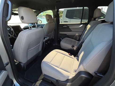 Used 2026 GMC Acadia Elevation FWD image 13