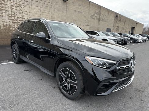 Used 2026 Mercedes-Benz GLC 300 4MATIC image 2