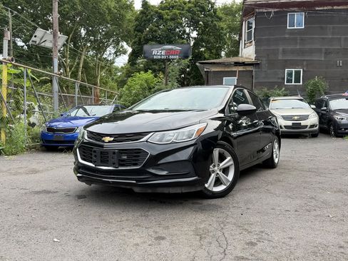 Used 2017 Chevrolet Cruze LS FWD image 2