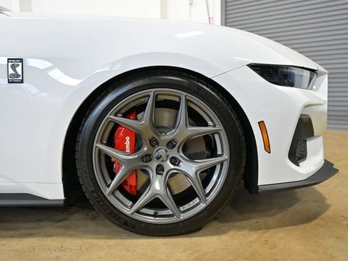 Used 2025 Ford Mustang GT Premium w/ GT Performance Package image 17