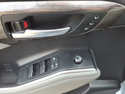 Used 2021 Toyota Highlander Platinum image 23