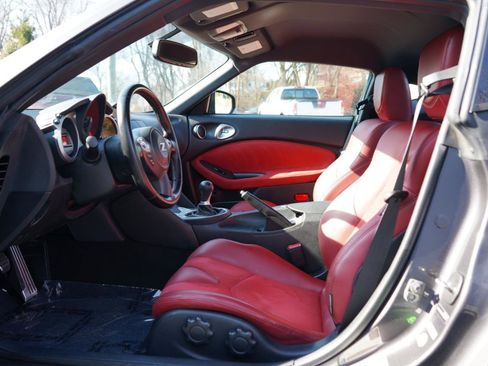 Used 2010 Nissan 370Z Touring w/ Sport Pkg image 85