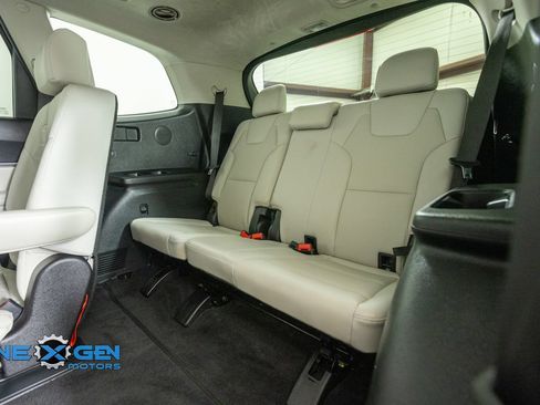 Used 2022 Kia Telluride SX w/ SX Prestige Package AWD/4WD image 30