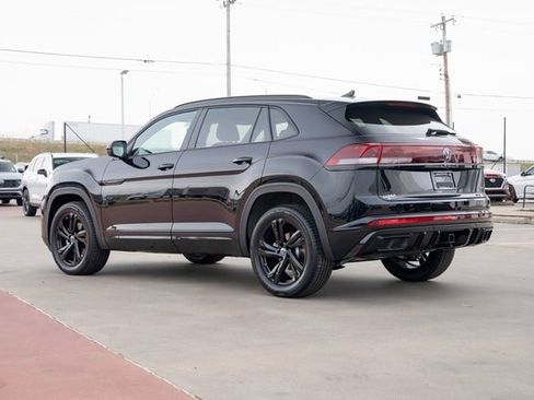 New 2026 Volkswagen Atlas Cross Sport SEL R-Line image 4