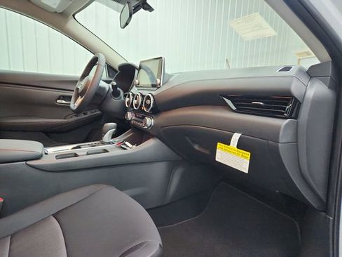 Used 2025 Nissan Sentra SV w/ All-Weather Package FWD image 31