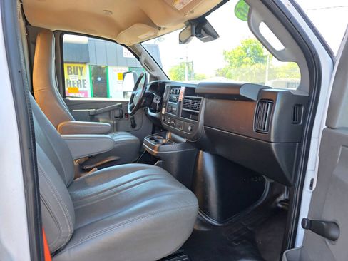 Used 2020 Chevrolet Express 3500 w/ Driver Convenience Package RWD image 24