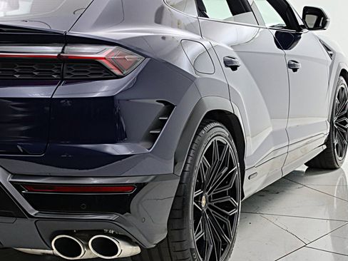Used 2025 Lamborghini Urus SE AWD/4WD image 18