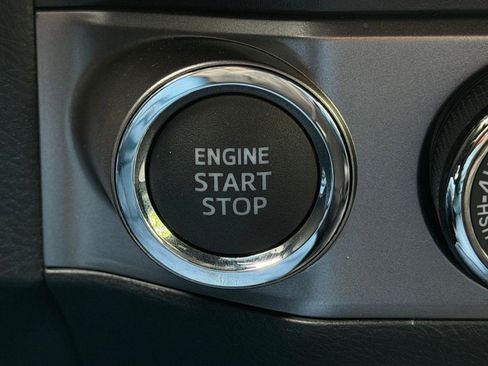 Used 2021 Toyota Tacoma Limited AWD/4WD image 31