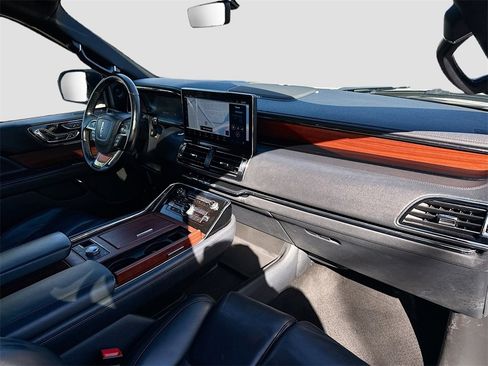 Used 2023 Lincoln Navigator Reserve image 34