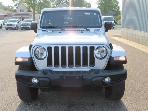 Used 2023 Jeep Wrangler Unlimited Sahara AWD/4WD image 11